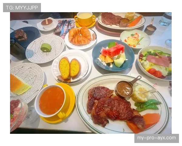 孙杨训练完直接干掉三份牛排，这食量是认真的？